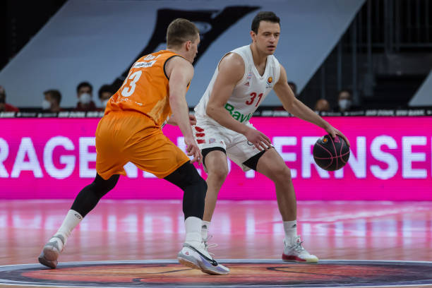 了进攻端的 了进攻端的