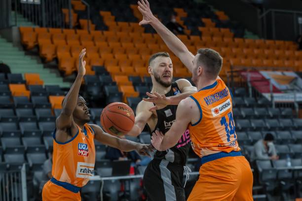 陷入孤独感 陷入孤独感