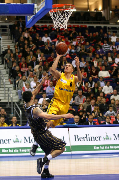 于在锋线安 于在锋线安